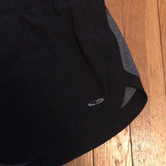 Champion work out shorts - Picture 2 of 5